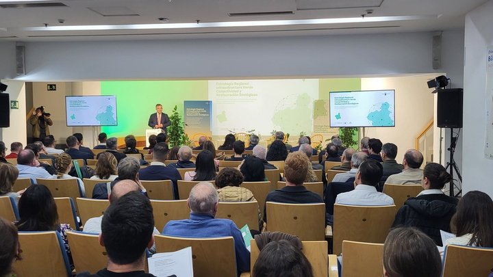 El Ministro de Medio Ambiente, Universidades, Investigación y Mar Menor, Juan María Vázquez, during the inauguration of the regional strategy of the day...