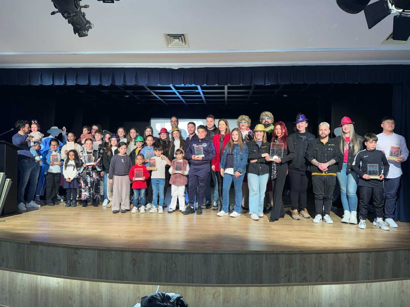 La casa de cultura organiza los premios literarios y las escuelas de carnaval
