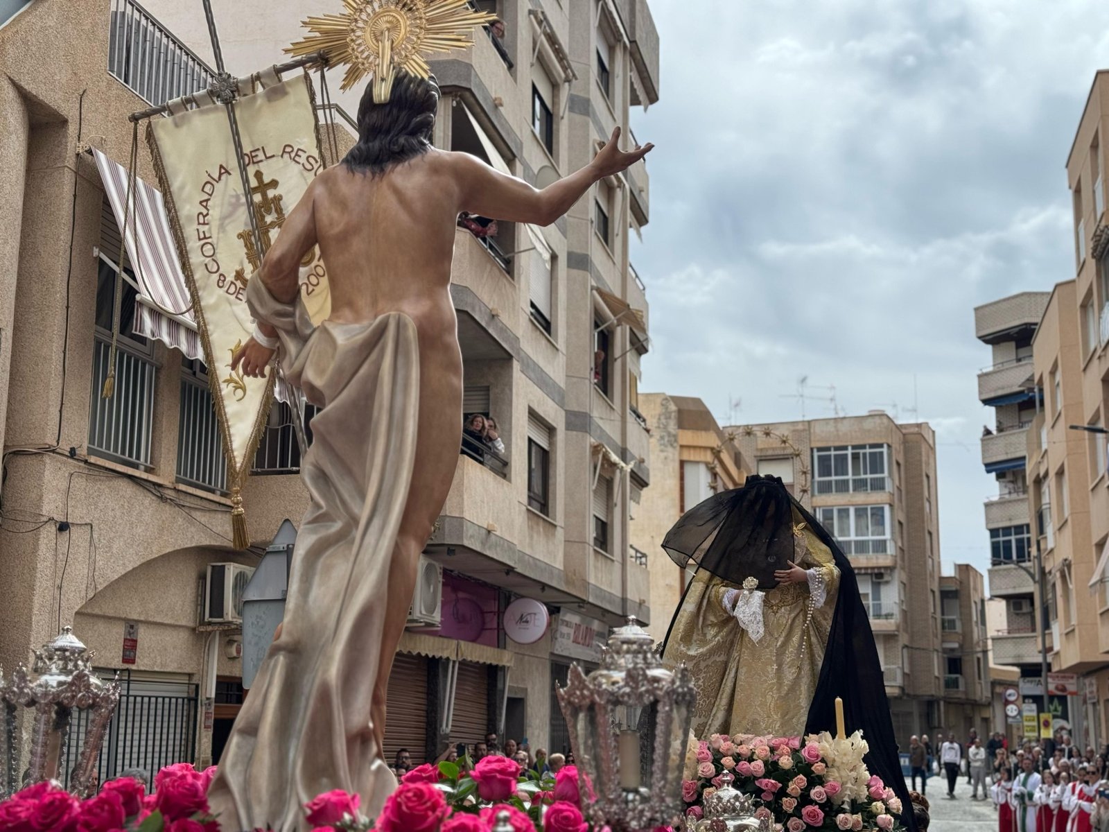 La procesión de Cristo resurgida marca el final de la Semana Santa en Águilas