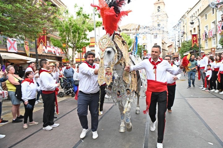 López Miras participa en caballos de vino