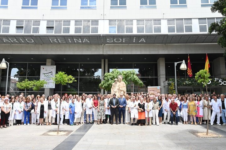 López Miras, en la presentación de eventos para el vigésimo aniversario del Hospital Reina Sofía