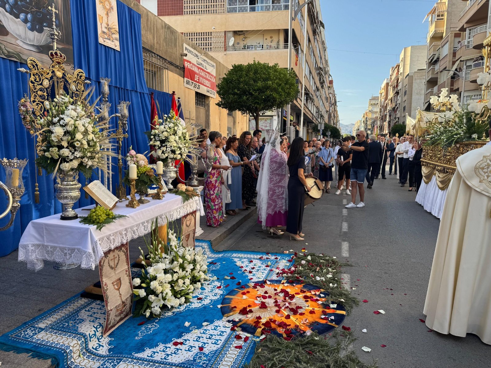 La procesión de Corpus Christi viaja en las calles de la ciudad