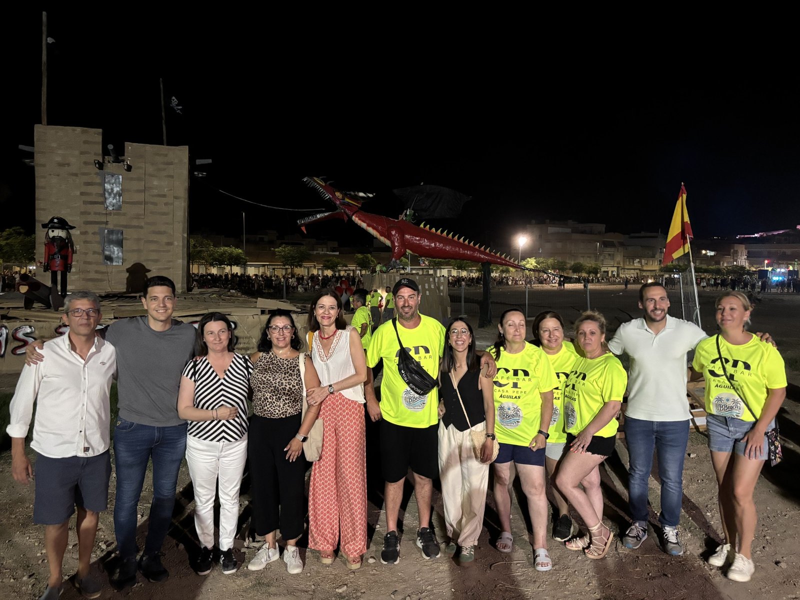 Atmósfera festiva rellena las calles de Águilas en la noche de San Juan