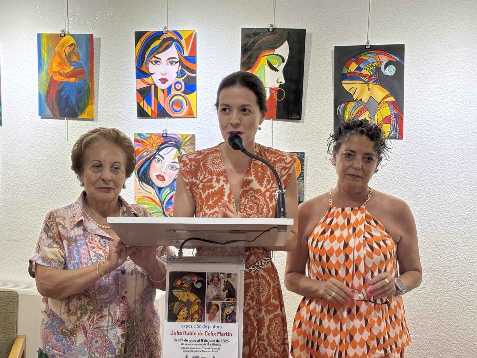 La Casa de la Cultura da la bienvenida a la exposición solidaria de Julia Rubín de Célix Martín