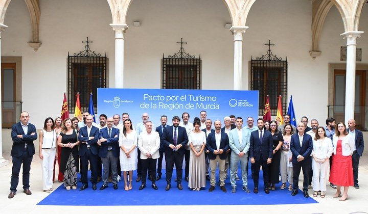 La firma del primer pacto para el turismo de la región de Mercia