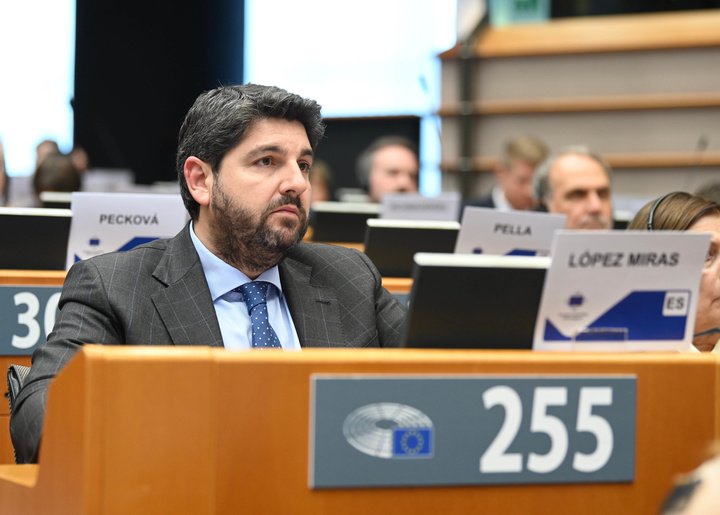 El presidente de la comunidad, Fernando López Miras, en el comité de las regiones.