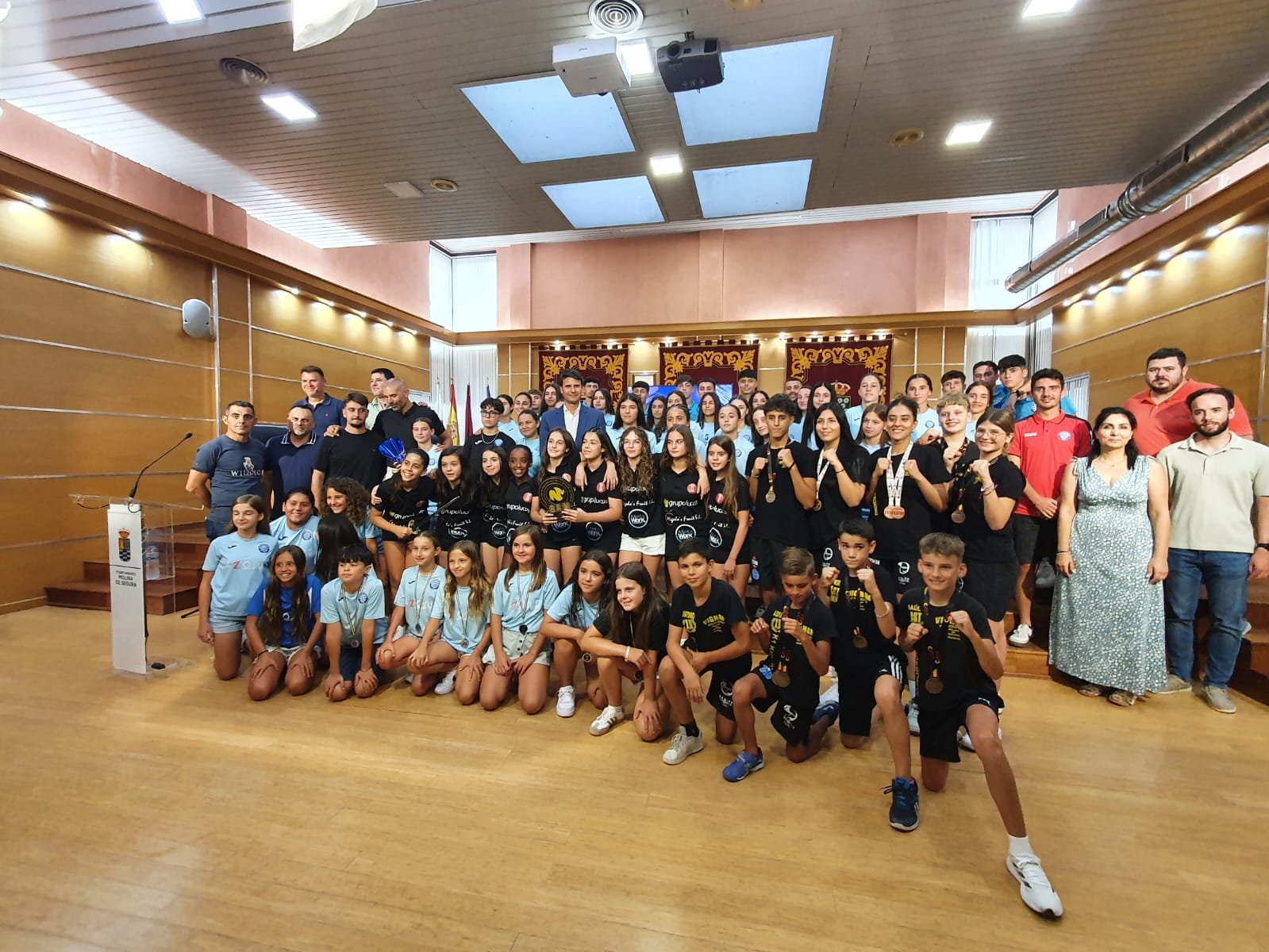 Deporte Molina Recepción a Club Vicanam, Unión Molinense CF y Balonmano Judesa Foto1