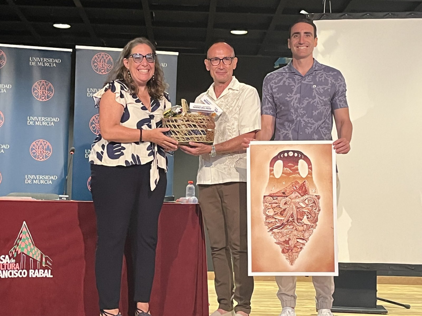 Ayer dio comienzo el ciclo de conferencias Mirando al Mar