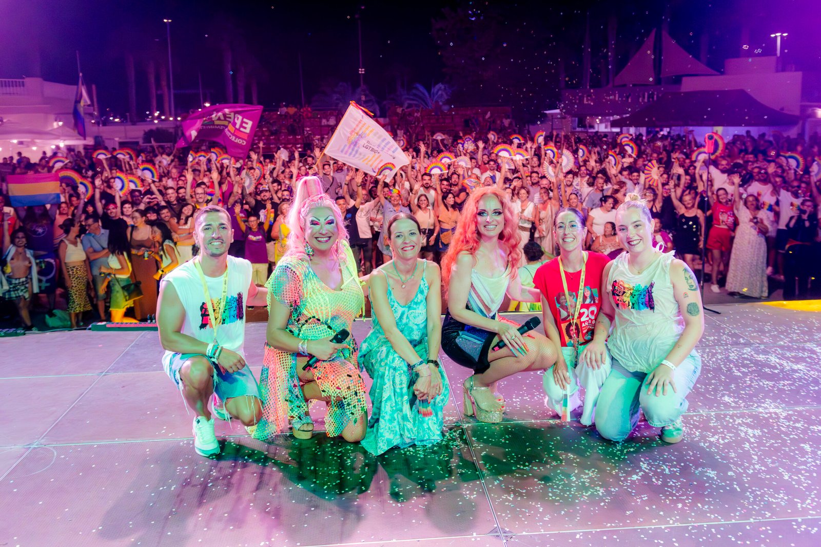 Miles de personas participan en el V Pride en el año en que se conmemora el veinte aniversario del matrimonio igualitario