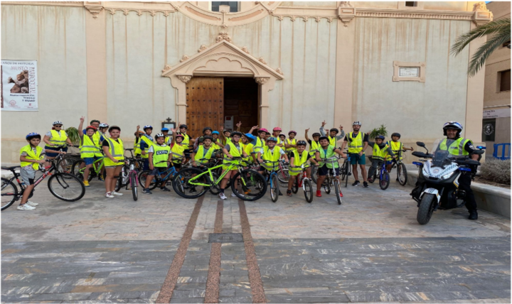 Un grupo de alumnos participa en el programa de movilidad sostenible para centros educativos 'Stars'