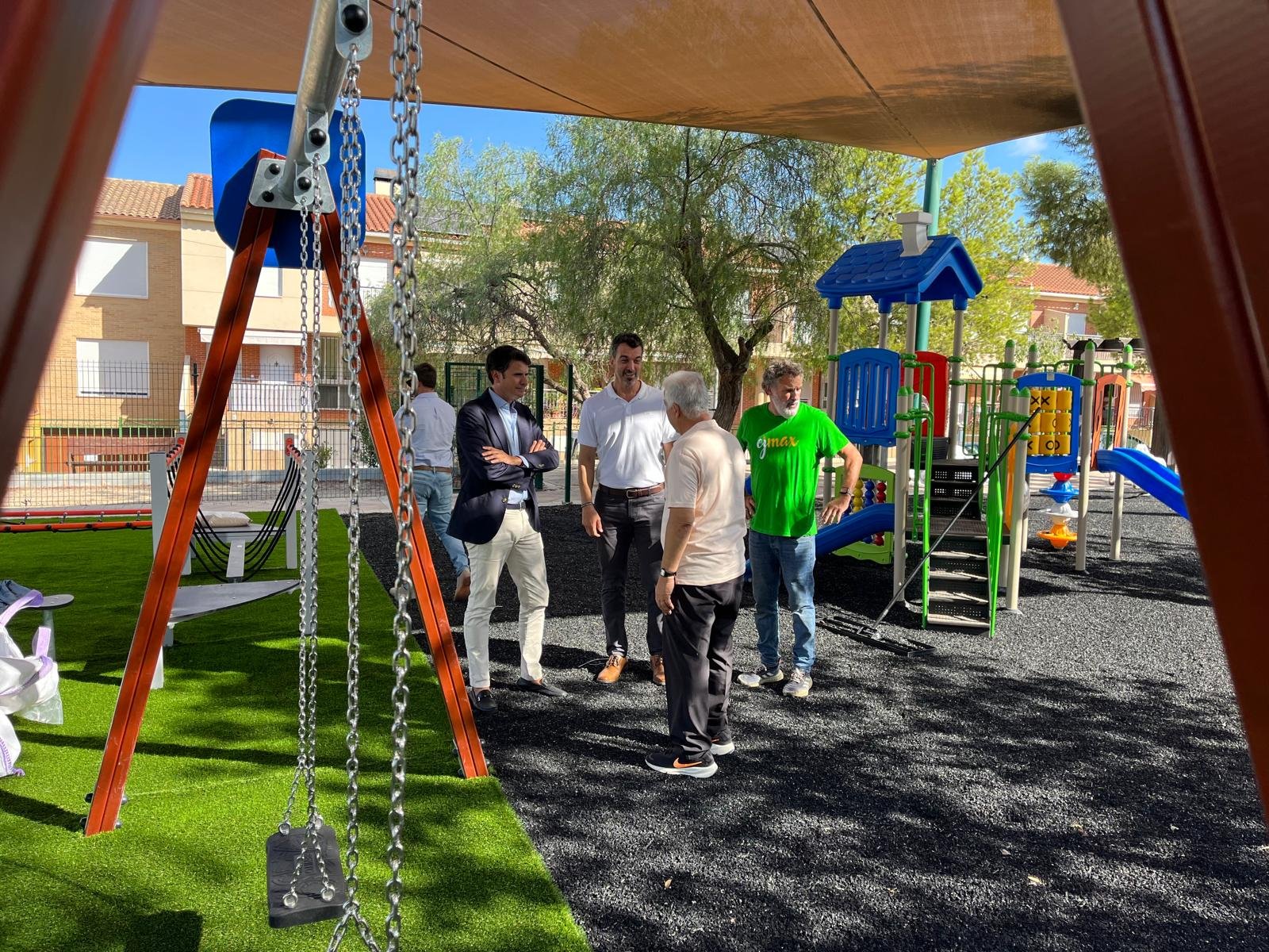 Vía Pública Visita final remodelación área infantil Parque Bolos Foto1