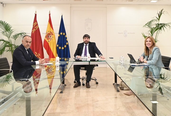 López Miras se reúne en San Esteban con el presidente de la Asociación de Trabajadores Autónomos de Murcia, Francisco Casado