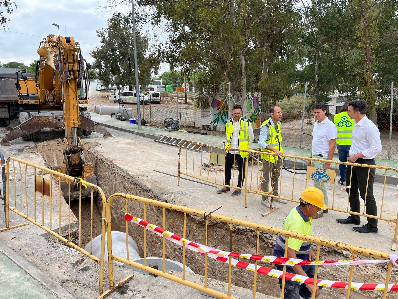 Vía Pública Obras recogida pluviales en Calle 6 Los Conejos Visita Foto