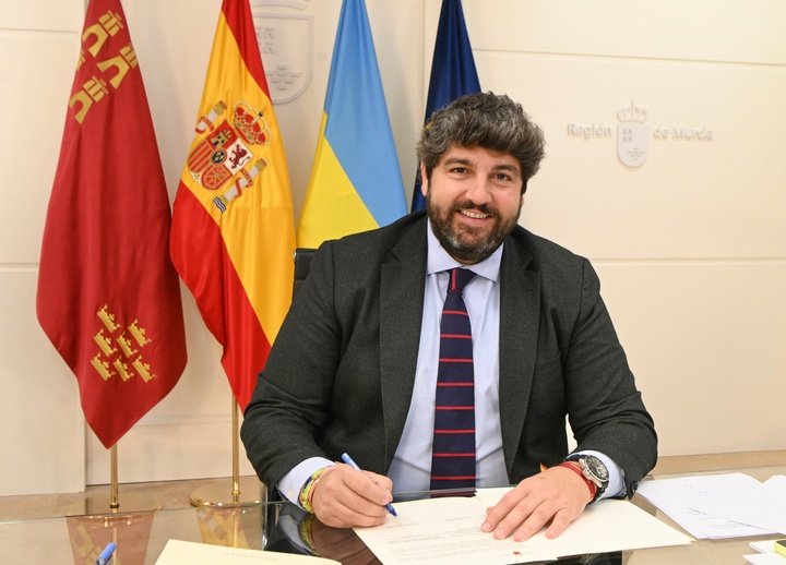 Firma de protocolo con la región ucraniana de Sumy