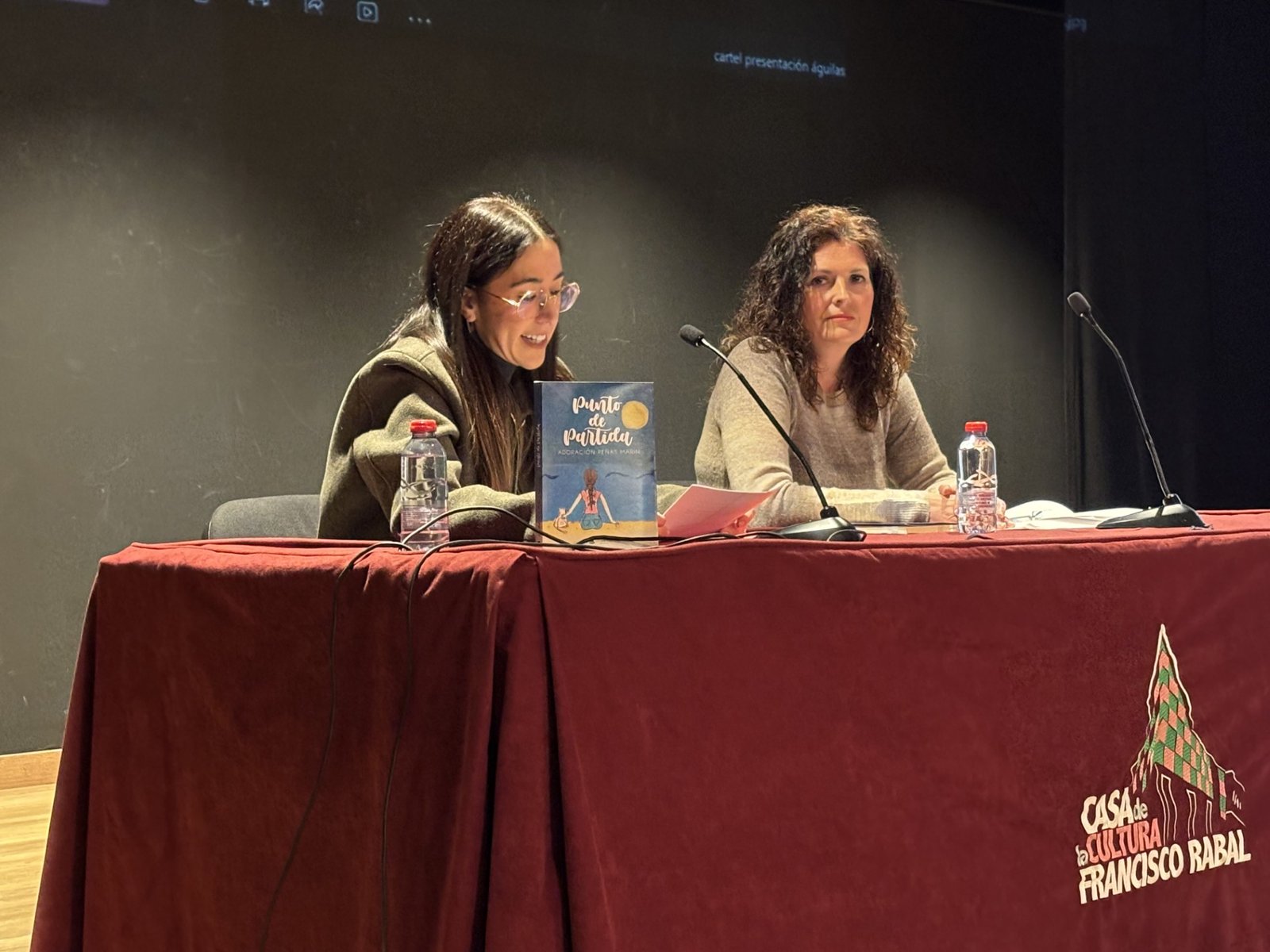 Adoración Peñas presenta la novela Punto de partida