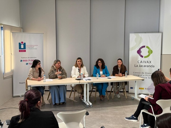 La consejera de Política Social, Familias e Igualdad, Conchita Ruiz, durante la presentación del balance de mujeres atendidas en la red regional ...