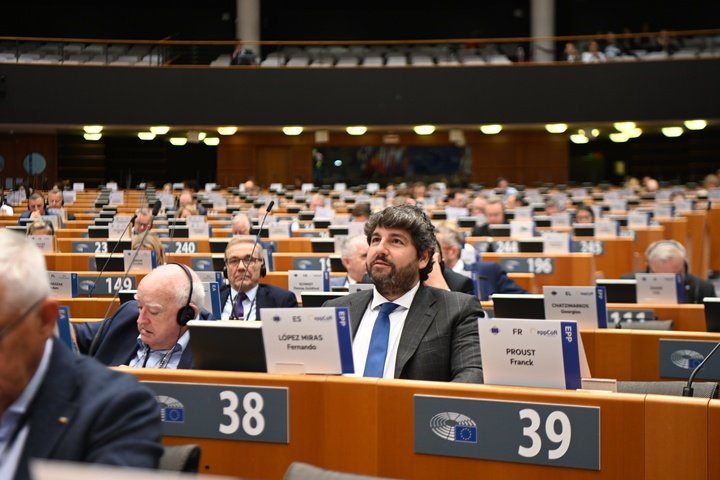 El presidente de la Región de Murcia, Fernando López Miras, interviene en el pleno del Comité Europeo de las Regiones